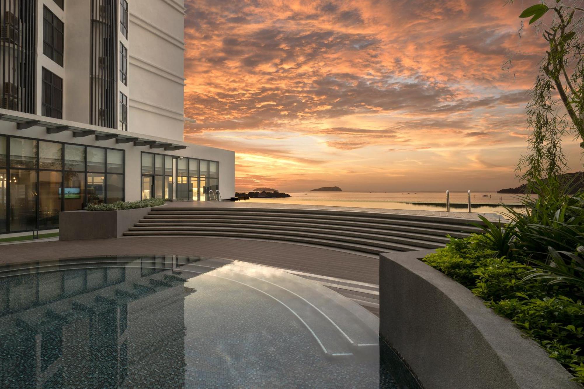 Citadines Waterfront Kota Kinabalu Hotel Buitenkant foto